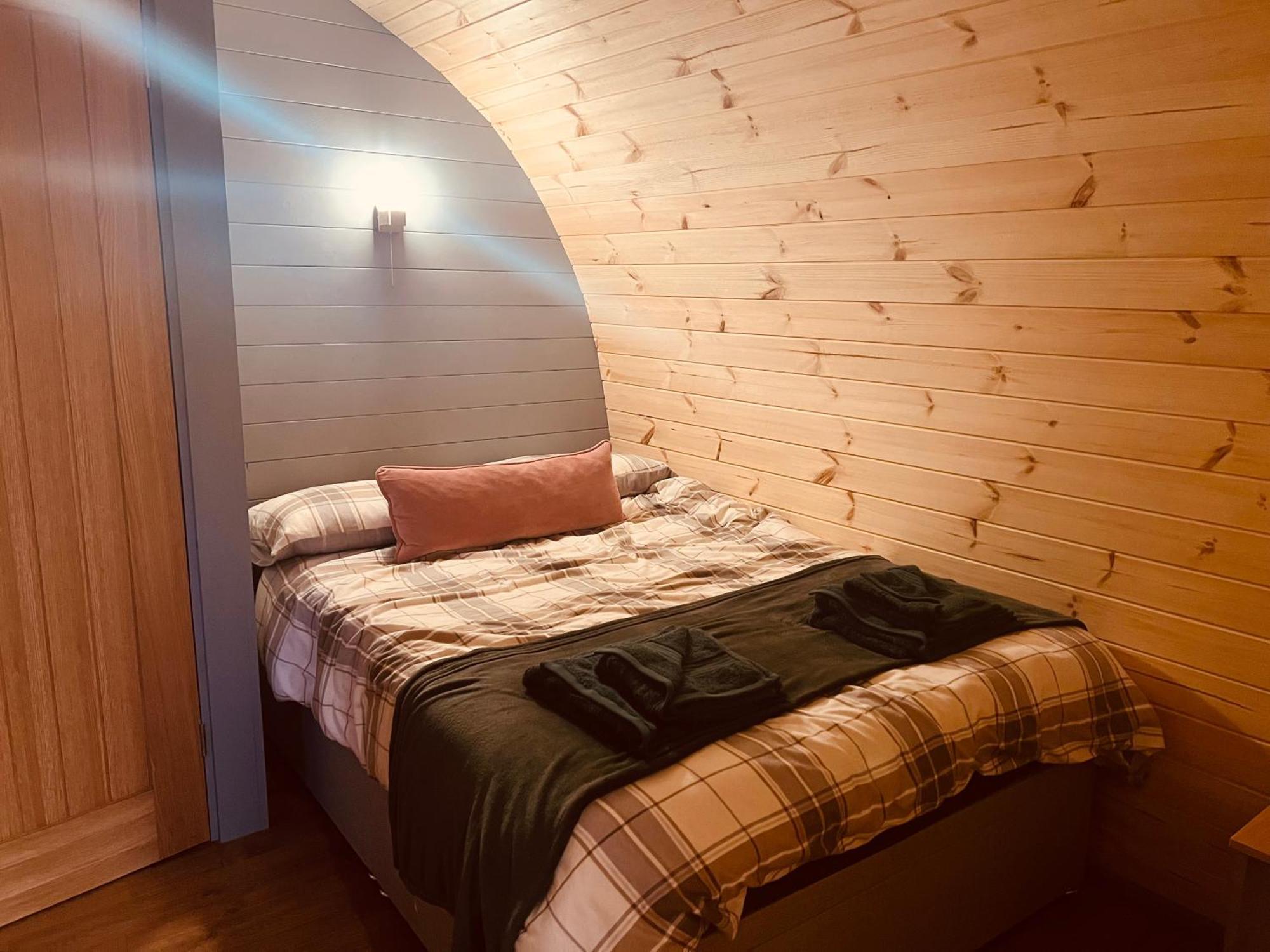 Hidden Hut - Aros View - Tobermory Villa Bagian luar foto